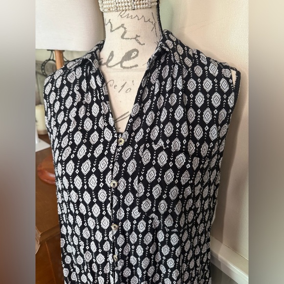 Black and White Collar India Tie Front Button Down Tank Top 78.00 - Picture 2 of 4